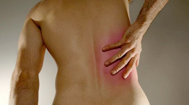 Bolečina na desni strani hrbta