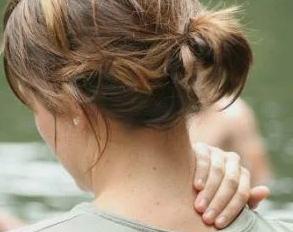 Simptomi materničnega vratu degenerativne bolezni disk