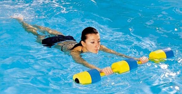 Plavanje za preprečevanje osteohondroze prsne hrbtenice